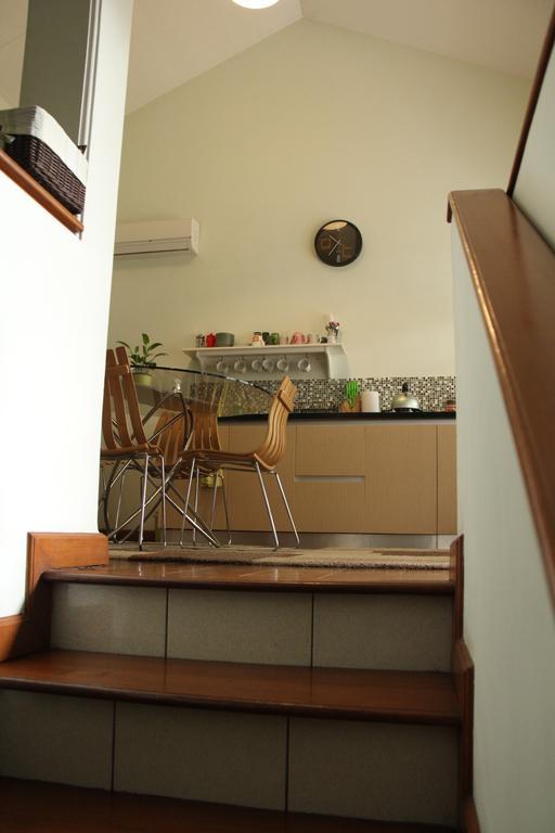 Bed And Breakfast Tomang Jakarta Bagian luar foto